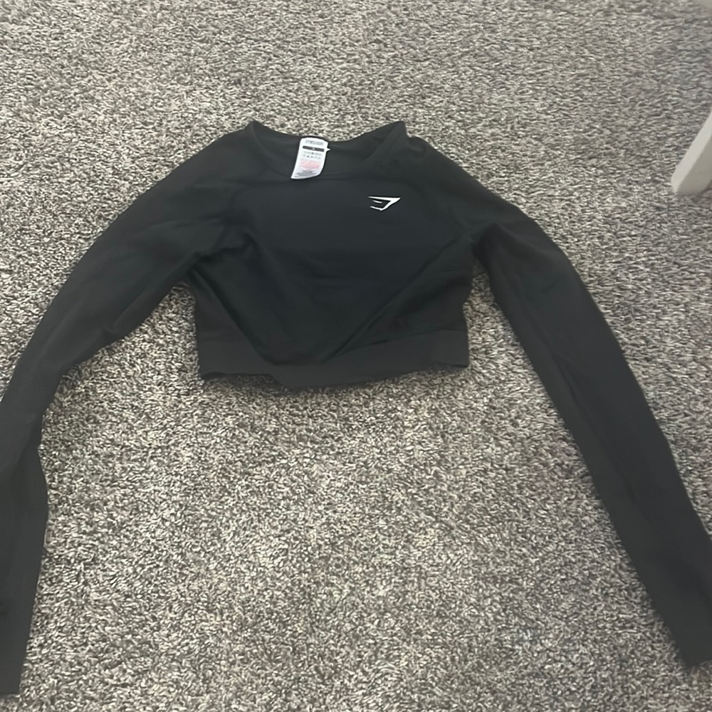 Slightly worn Balck Gym shark longsleeve top